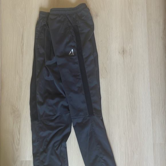Kids jogger pants size M quick dry material dark grey color good condition - Picture 4 of 5